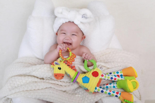 寿光1岁宝宝流鼻涕打喷嚏